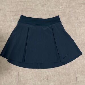 Nike Dry Fit Women’s Golf Skirt in Navy in XS